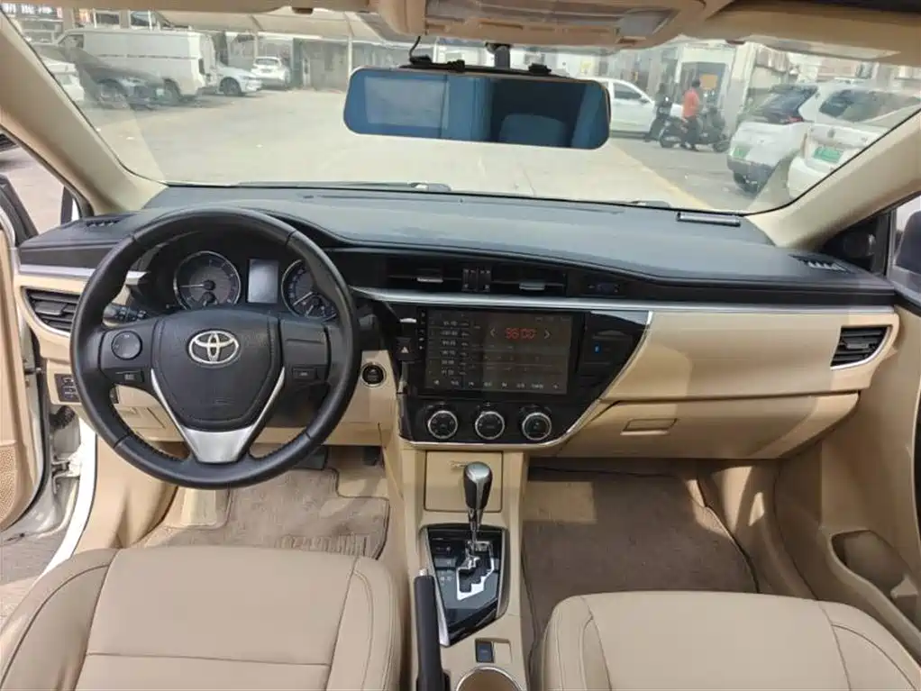 Toyota Corolla 2016 1.6L CVT GL-i Cool Edition фото 6