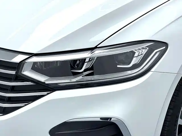 Volkswagen Lavida 2023 1.5L Auto Five Million Edition фото 19