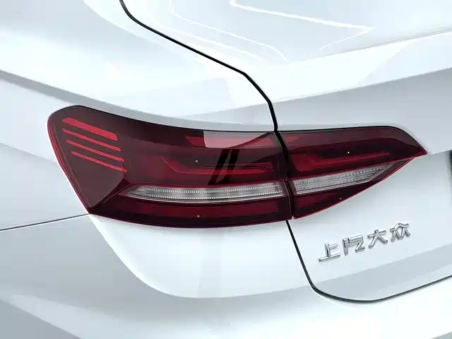 Volkswagen Lavida 2023 1.5L Auto Five Million Edition фото 20