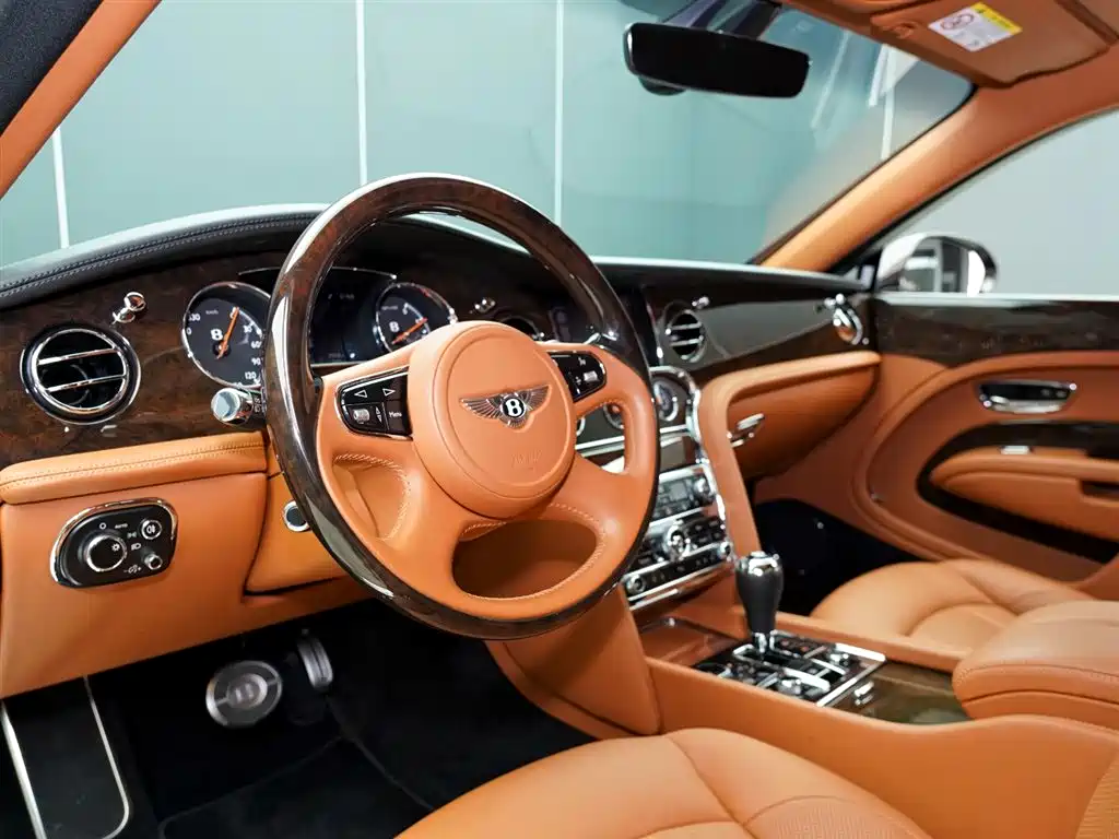 Bentley Mulsanne 2017 6.8T Long Wheelbase фото 9