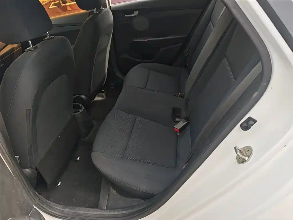 Hyundai Verna RV 2017 1.4L Manual Cool Edition GLS China V фото 13
