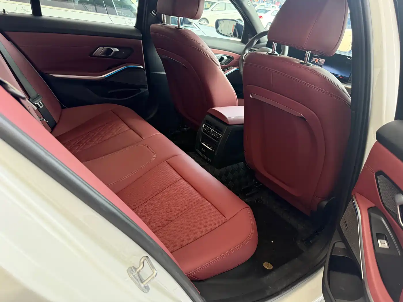 BMW 3 Series 2025 325Li M Sport Package фото 8