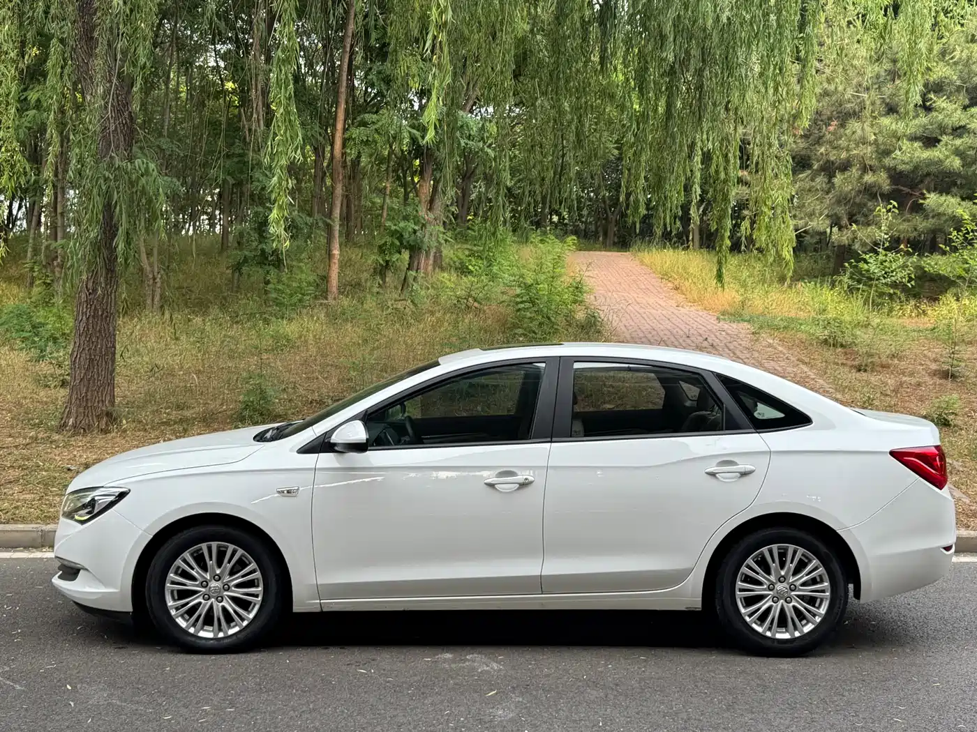 Buick Excelle 2017 15N Automatic Elite фото 3