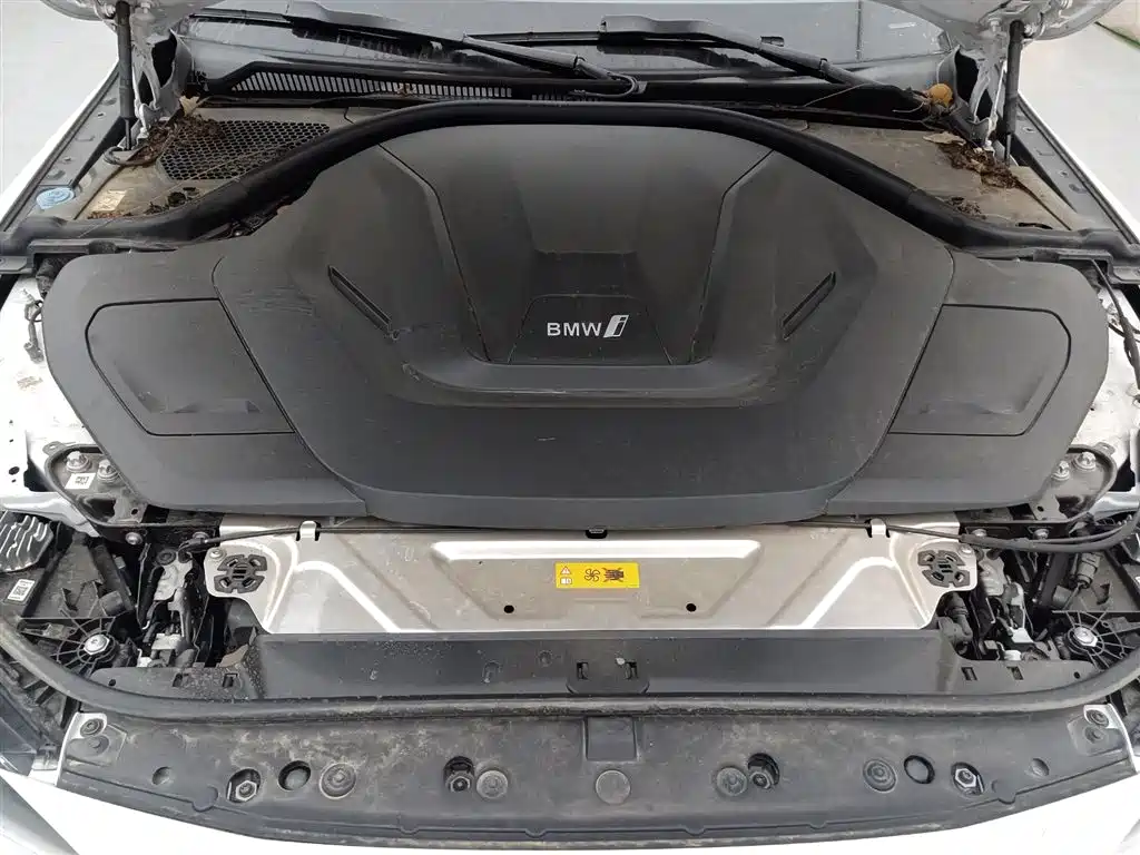 BMW i4 2023 eDrive40 фото 17