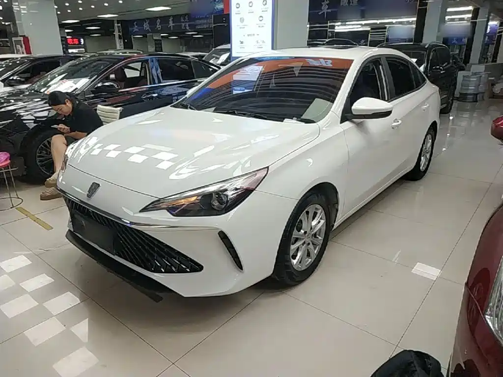 Roewe i5 2023 1.5L CVT Luxury Edition