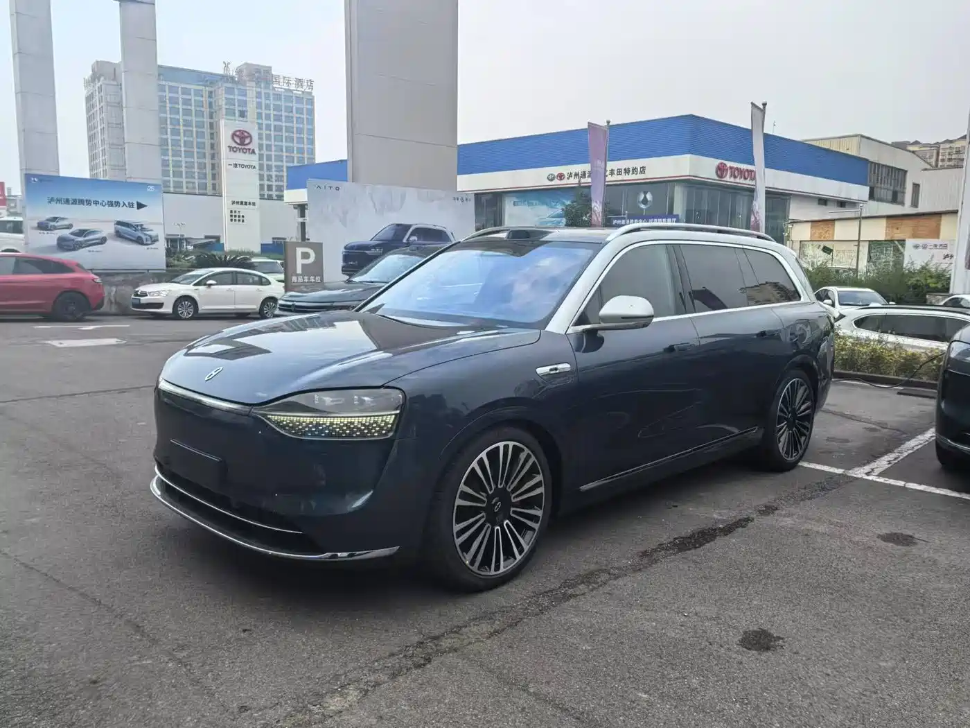 AITO Wenjie AITO M9 2025 Extended Range Ultra 52kWh 6-Seater фото 2