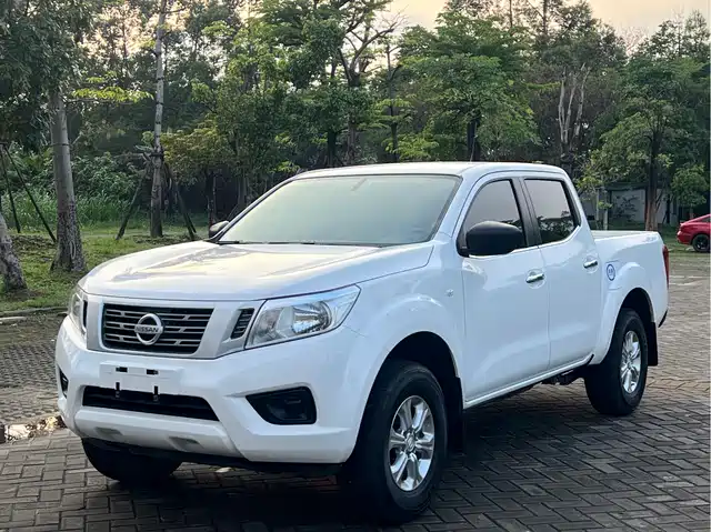 NISSAN NAVARRA