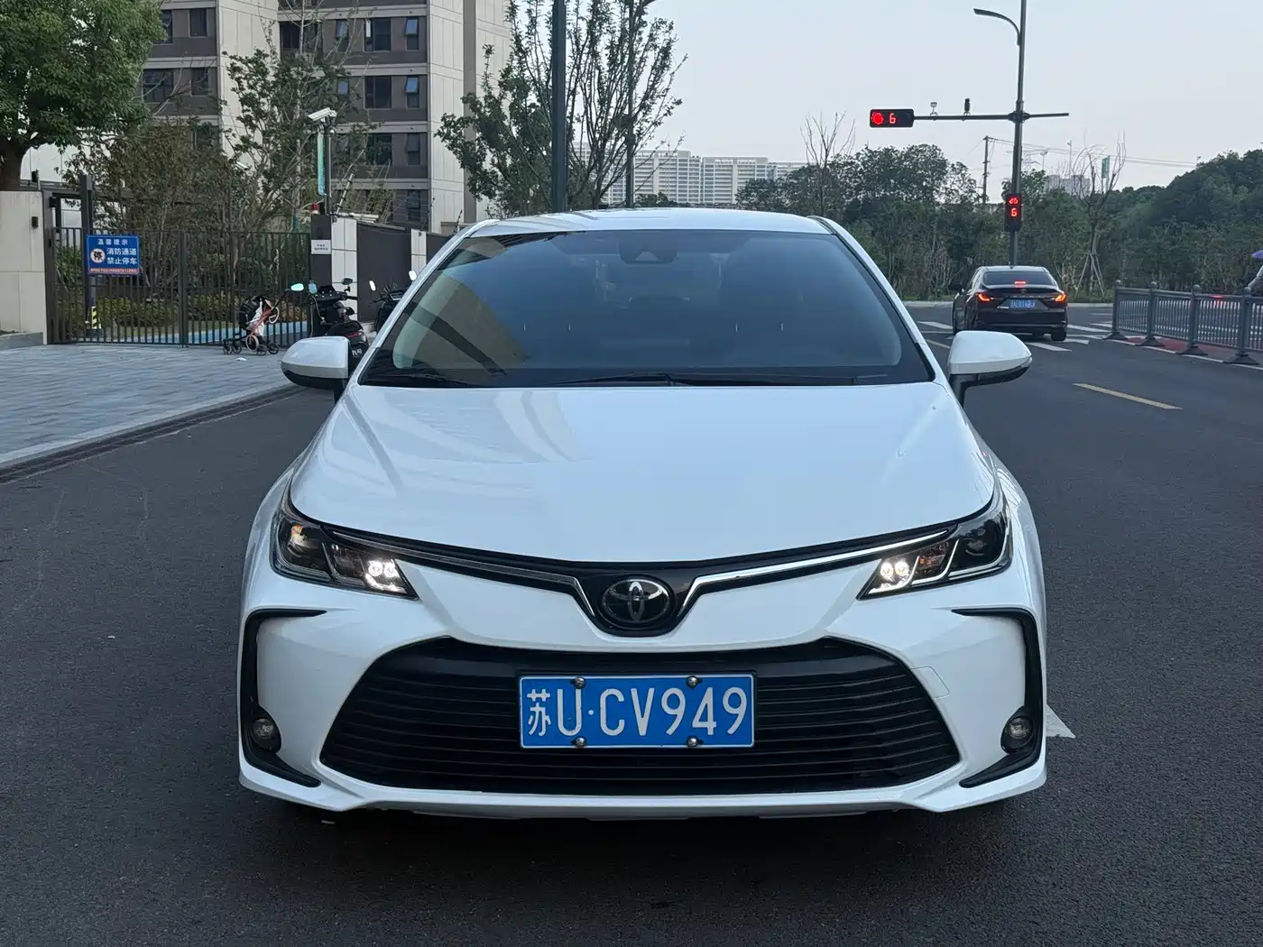 Photo 2 - Toyota Corolla