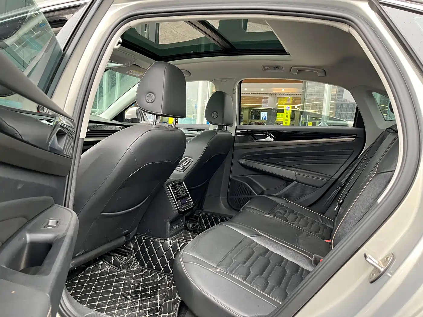 Volkswagen Passat 2019 330TSI Elite Version China VI фото 12