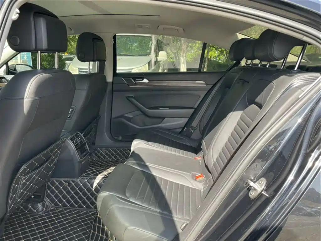 Volkswagen Magotan 2019 330TSI DSG Luxury Class China VI фото 15