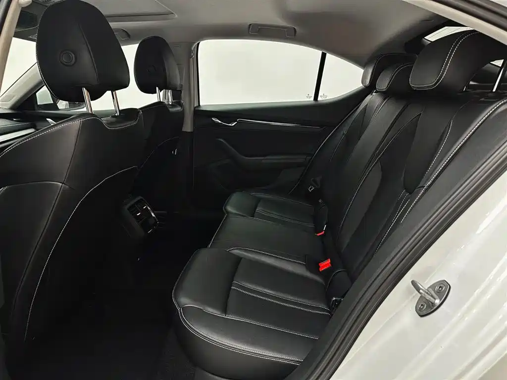 Škoda Octavia 2023 Facelift PRO TSI280 Premium Edition фото 21
