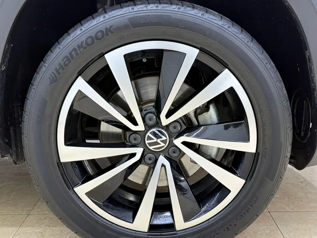 Volkswagen Tharu 2022 280TSI FWD Luxury Edition фото 23