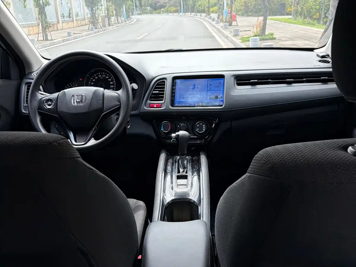 Photo 10 - Honda Vezel