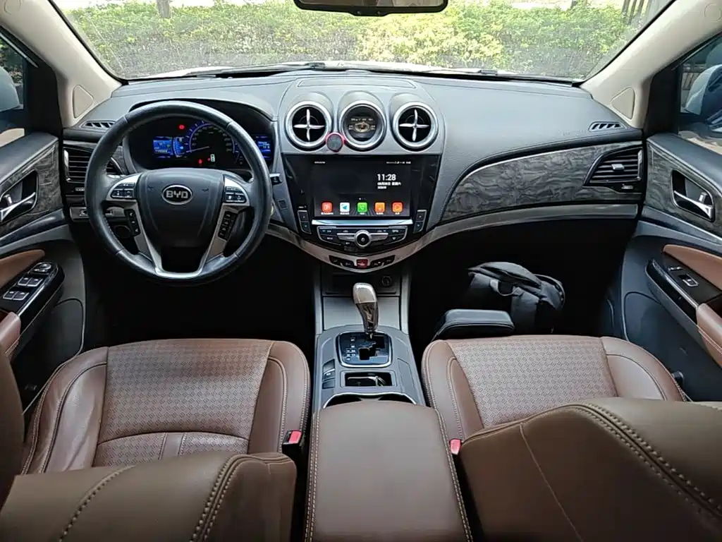 BYD S7 2017 2017 2.0T Automatic Luxury Model