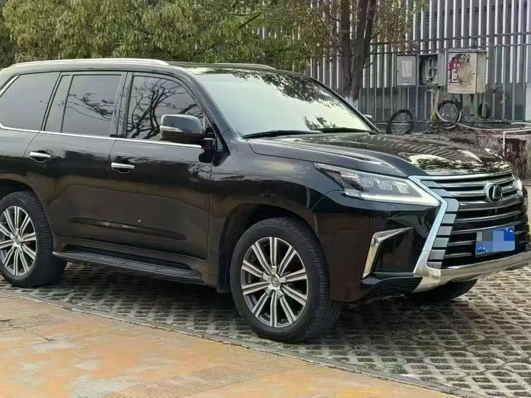 Lexus LX 2017 570 Prestige Luxury фото 3