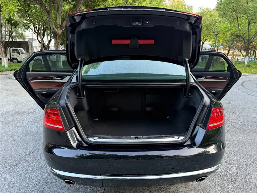 Audi A8 2013 A8L 45 TFSI quattro Luxury фото 32