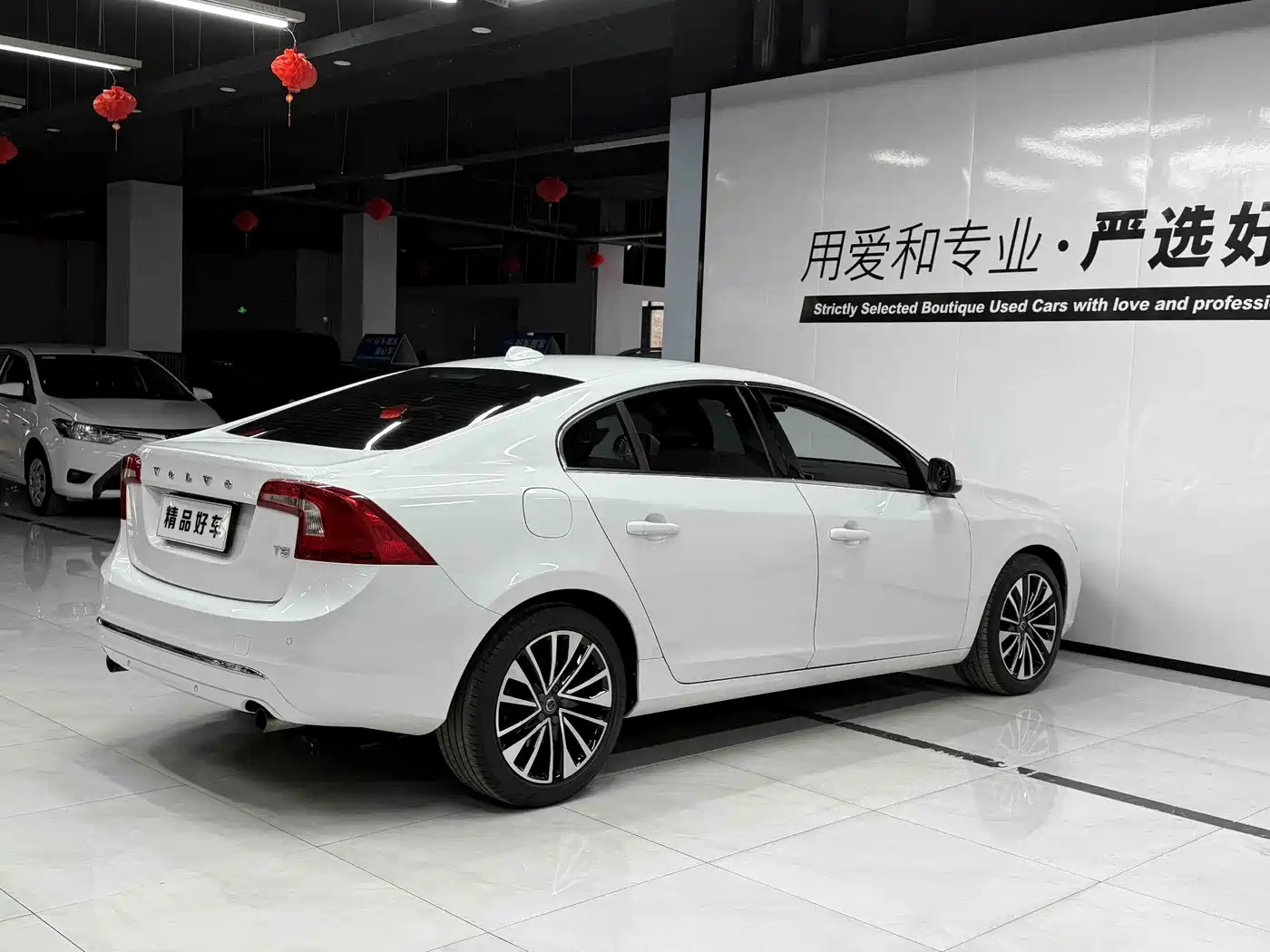 Фото 4 - Volvo S60
