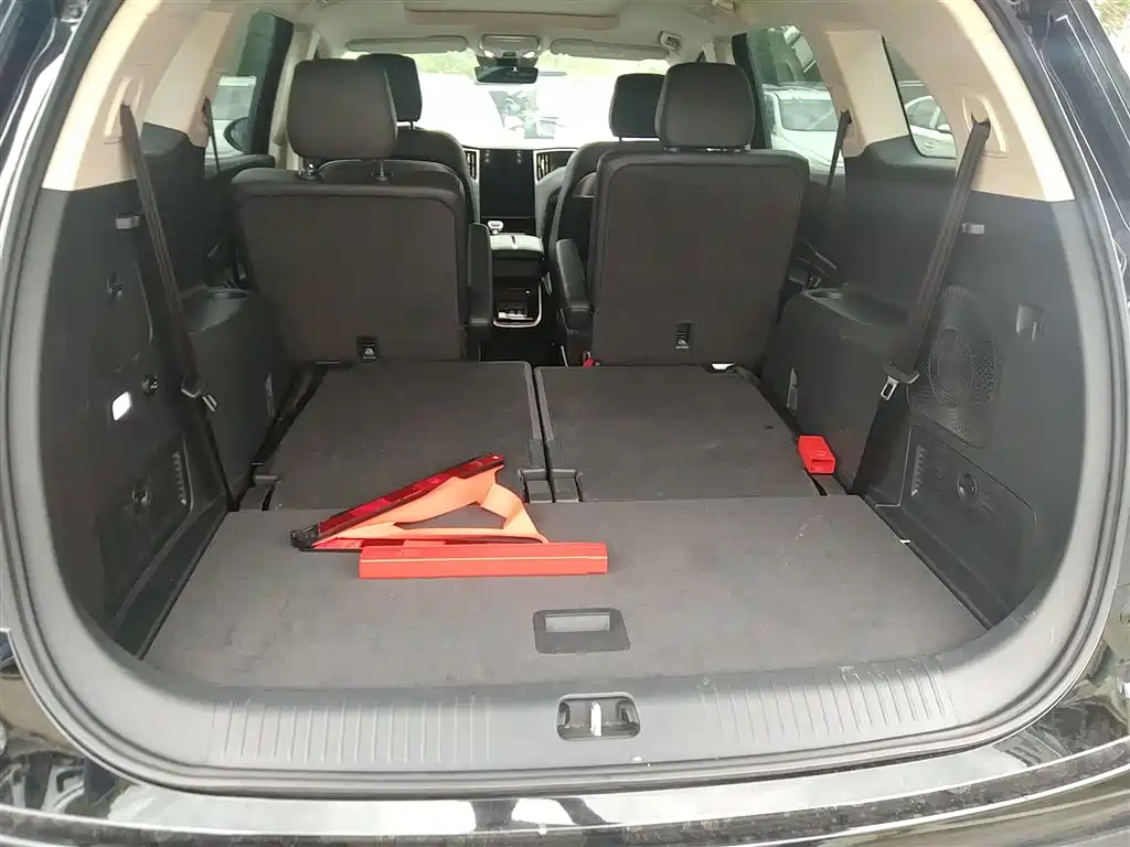 Hongqi HS7 PHEV 2024 2.0T PHEV 4WD Flagship Edition 6-seater фото 19