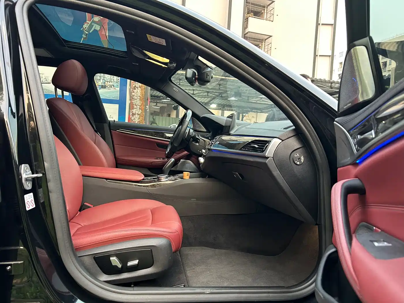 BMW 5 Series 2019 530Li Leading M Sport Package фото 12