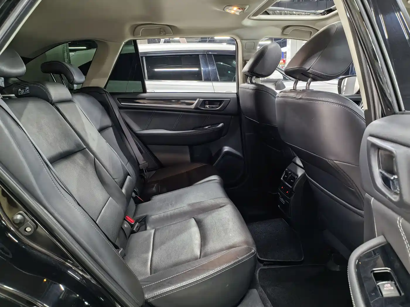 Subaru Outback 2016 2.0DIT Premium Edition фото 8