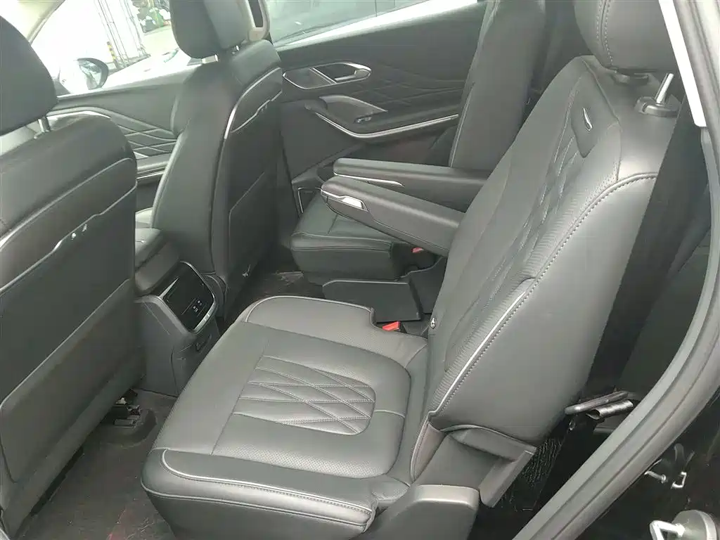 Hongqi HS7 PHEV 2024 2.0T PHEV 4WD Flagship Edition 6-seater фото 17