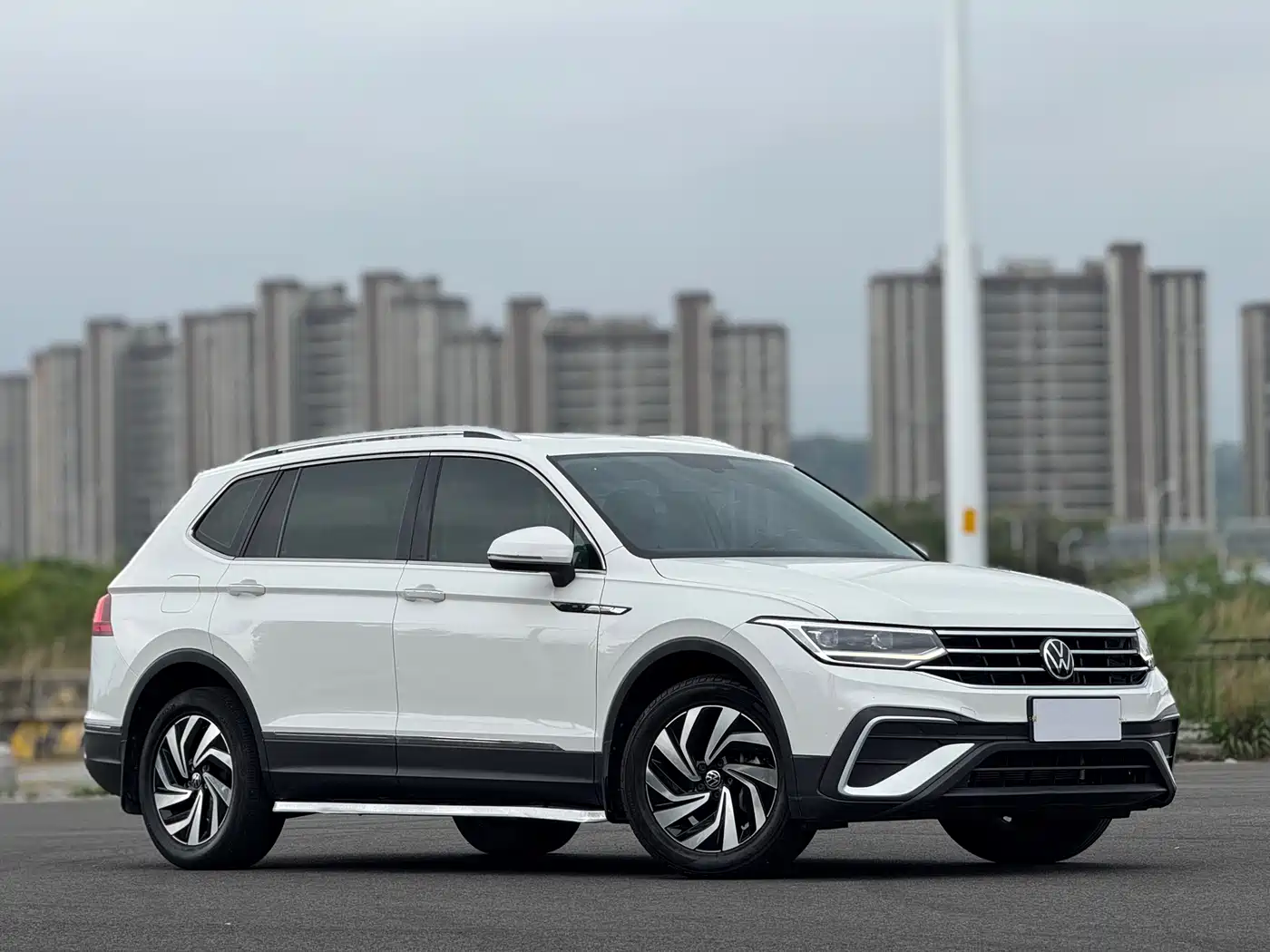 Volkswagen Tiguan L 2022 330TSI Automatic 2WD Smart Edition фото 3