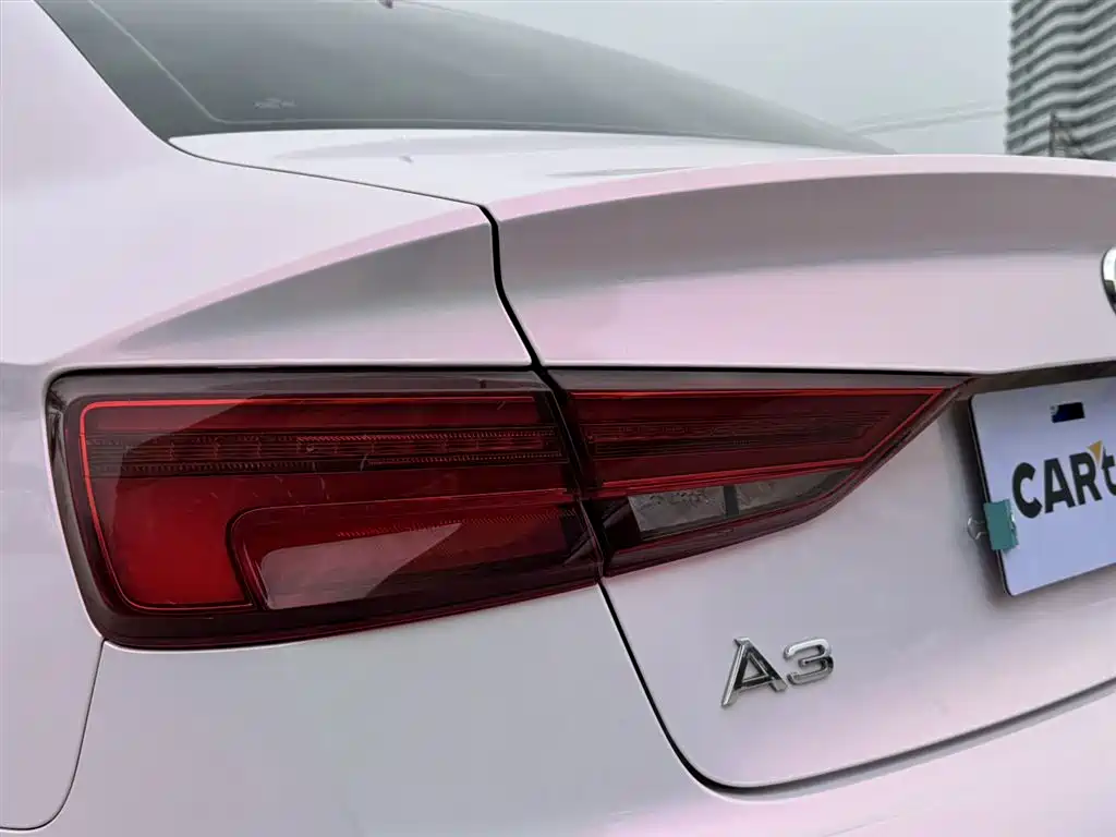 Audi A3 2018 30th Anniversary Limousine 35 TFSI Fashion фото 10