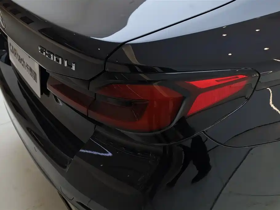 BMW 5 Series 2022 Facelift II 530Li Premium Package M Sport фото 2