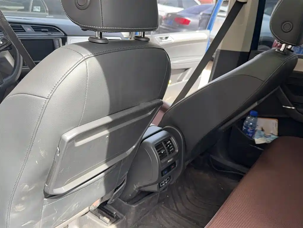 Volkswagen Touran 2018 Touran L 280TSI DSG Comfort 7-seater China V фото 3