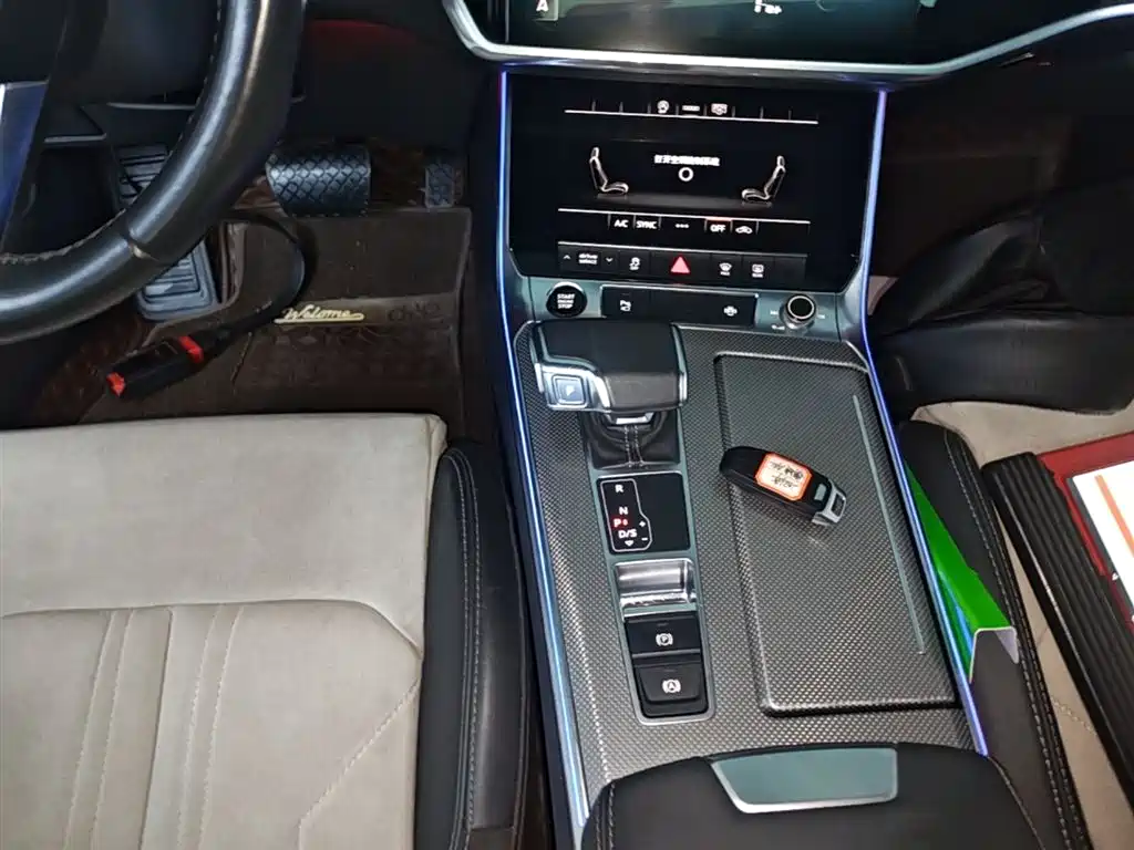 Audi A6L 2021 40 TFSI Luxury Sport фото 14