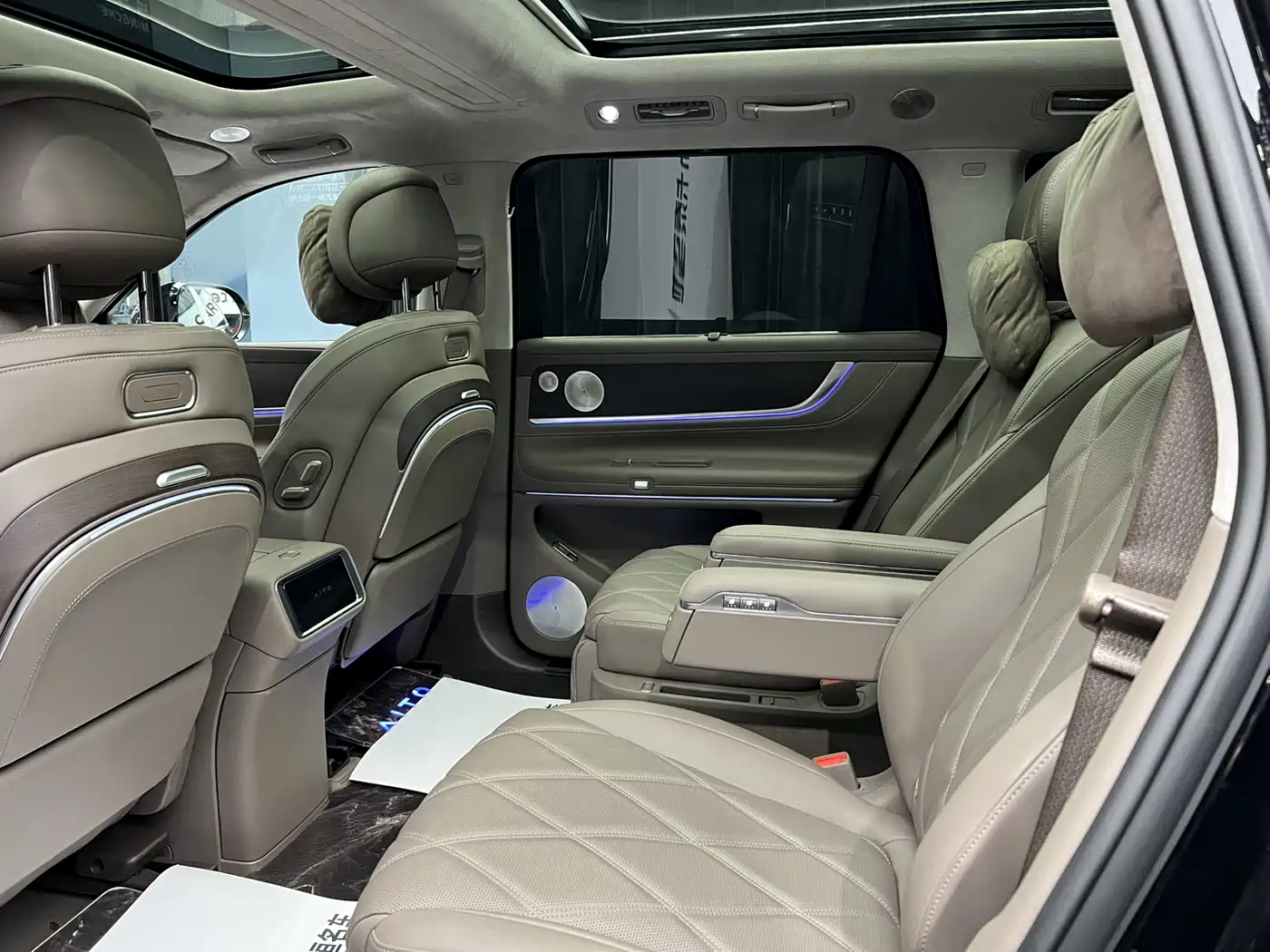 AITO Wenjie AITO M9 2025 Extended Range Ultra 52kWh 6-Seater фото 9