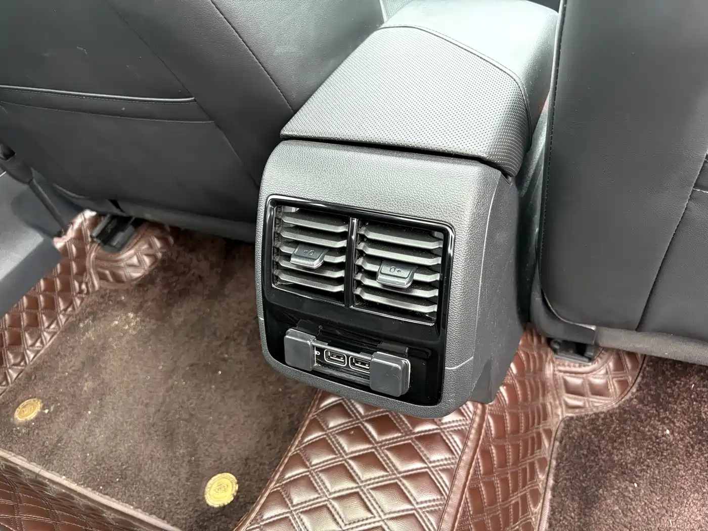 Volkswagen Sagitar 2023 300TSI DSG Surpassing Edition фото 10