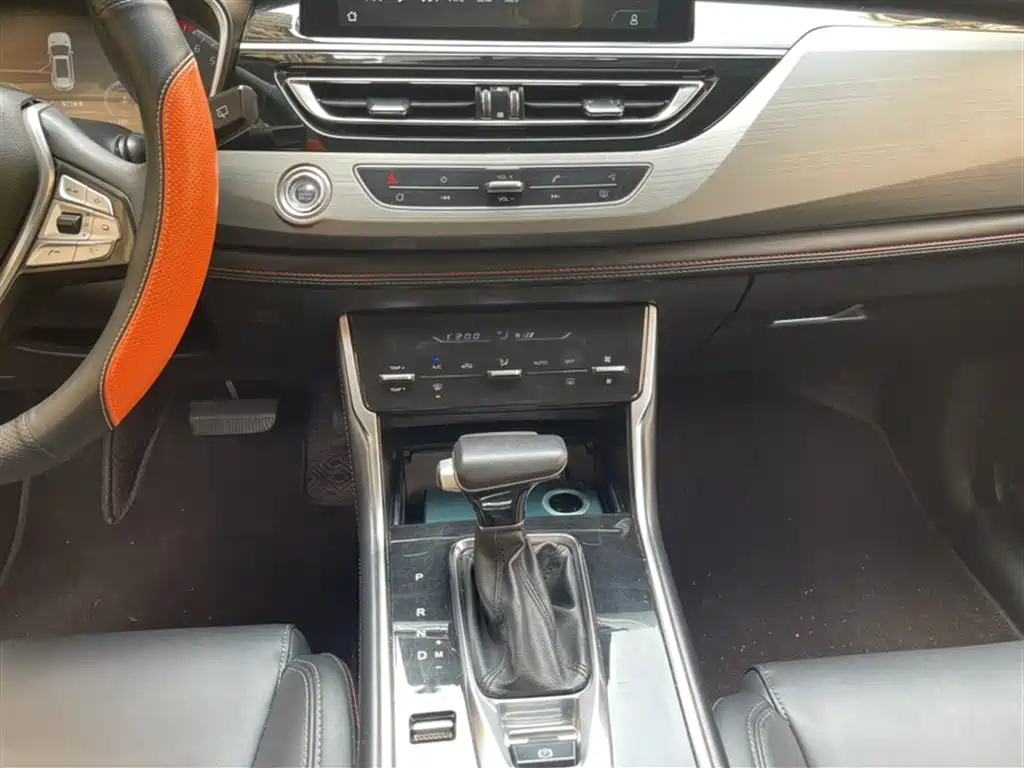 Photo 18 - Changan CS75