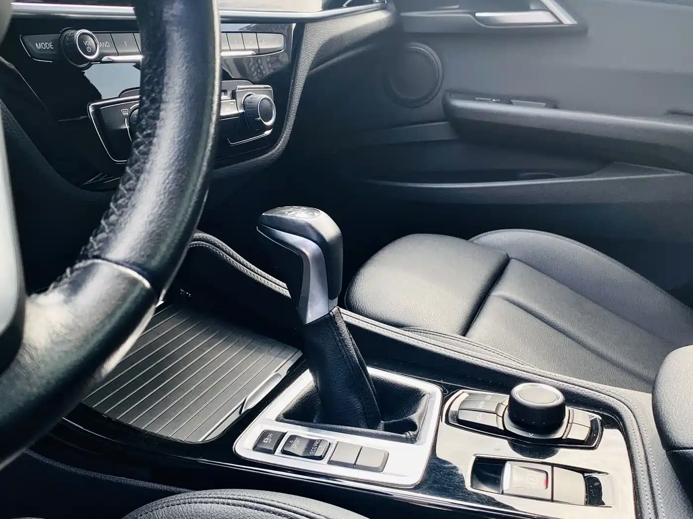 BMW 1 Series 2018 118i Sport Edition фото 22