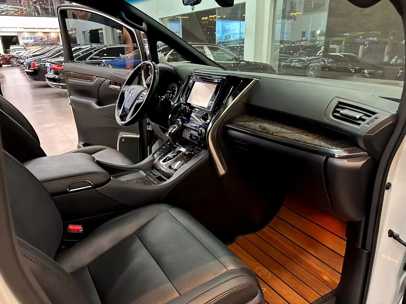 Toyota Alphard 2018 Facelift 3.5L Premium Edition фото 7