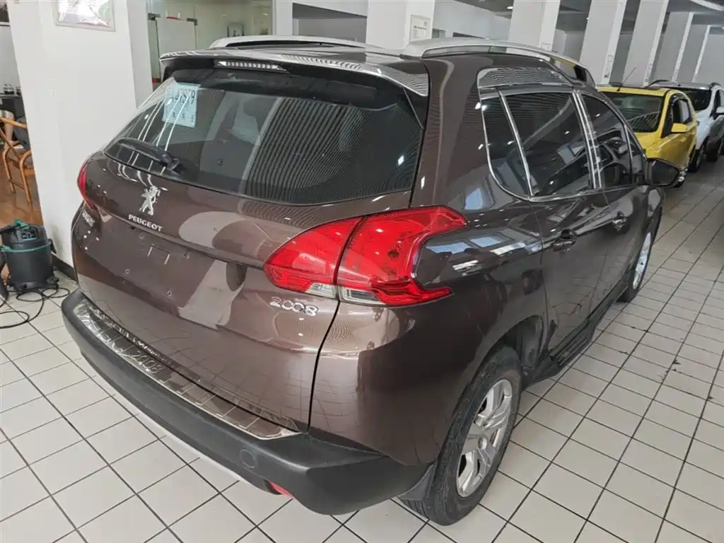 Peugeot 2008 2014 1.6L Automatic Trend Edition фото 7