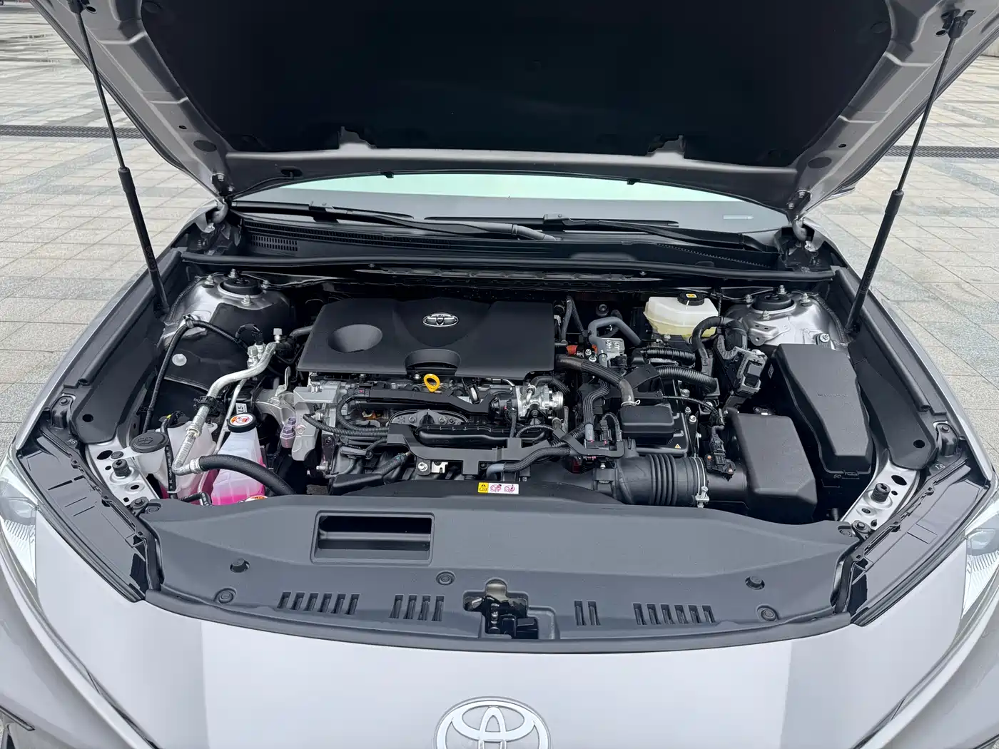 Toyota Camry 2026 Hybrid 2.0HSE Sport Lite Edition фото 21