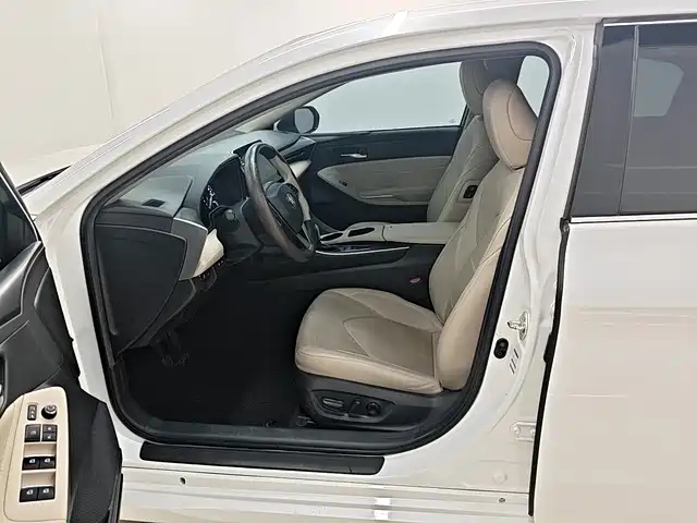 Toyota Avalon 2019 Hybrid 2.5L Luxury Edition China VI фото 6