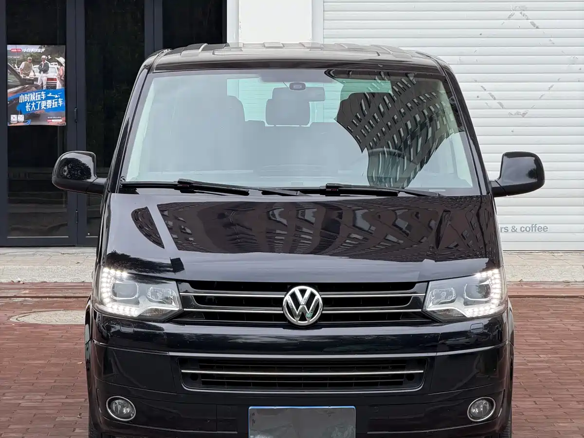 Volkswagen Multivan 2015 2.0TSI AWD 65th Anniversary Limited Edition фото 2