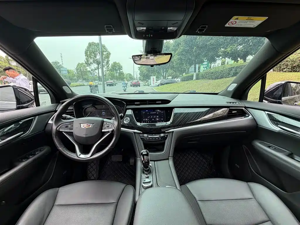 Cadillac XT6 2022 2.0T 7-Seater 4WD Luxury Edition фото 11