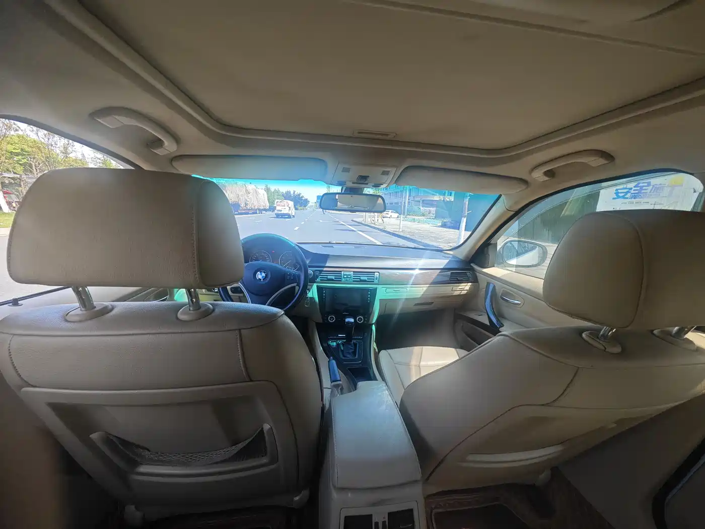 BMW 3 Series 2009 325i Luxury фото 19
