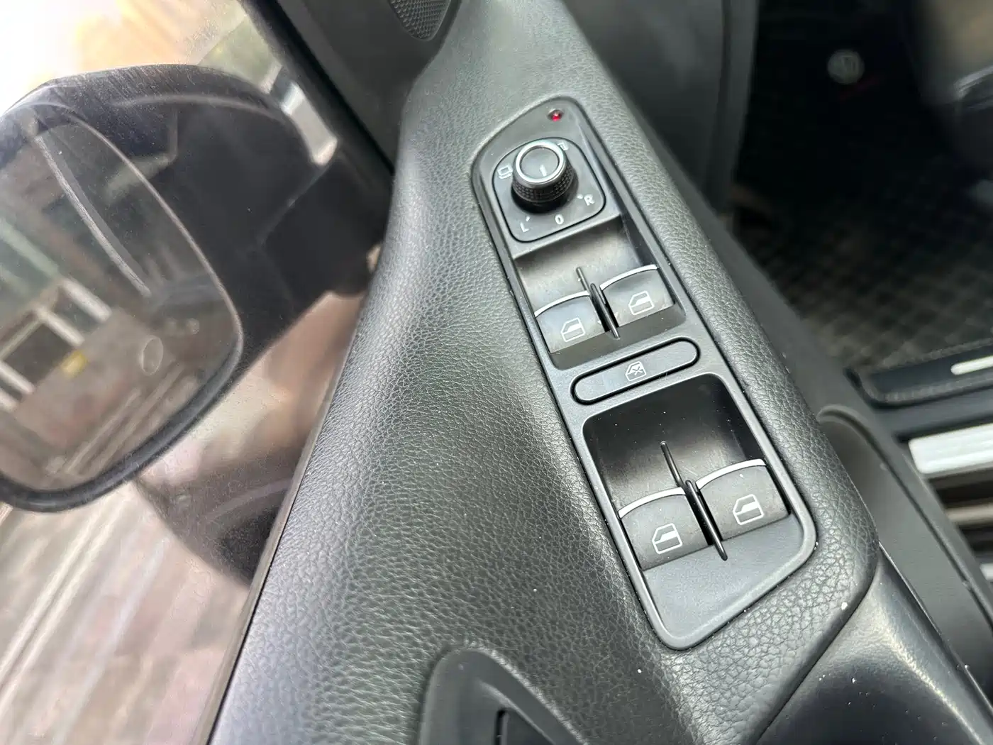 Volkswagen Tiguan 2015 1.8TSI Automatic 2WD Comfortline фото 26