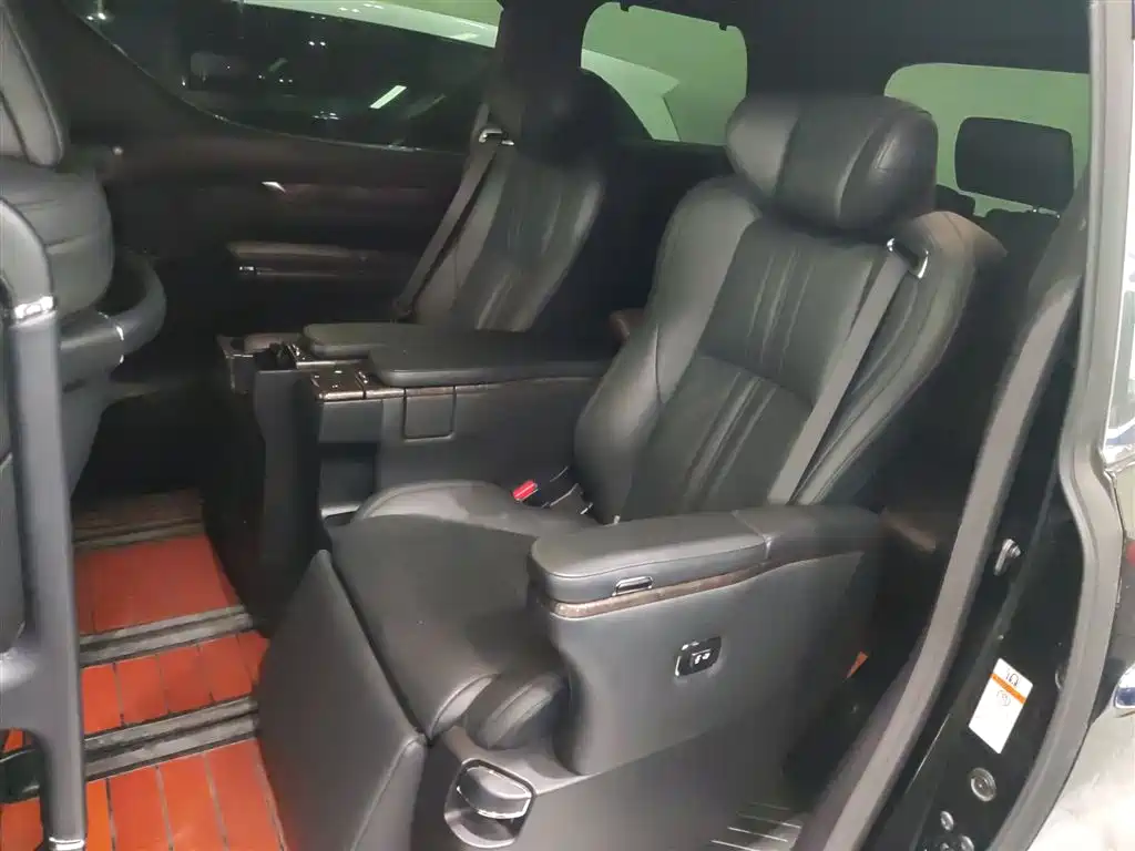 Toyota Vellfire 2021 Crown Hybrid 2.5L HV Premium Edition фото 17