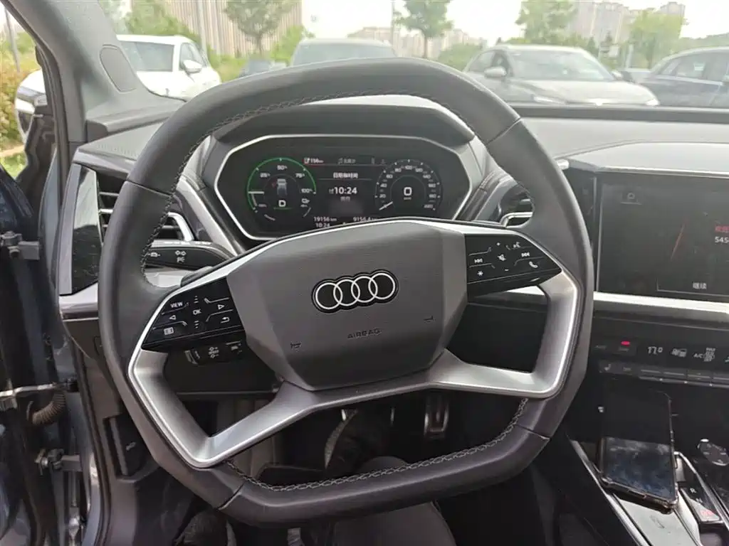 Audi Q4 e-tron 2024 40 e-tron Creation Edition фото 11
