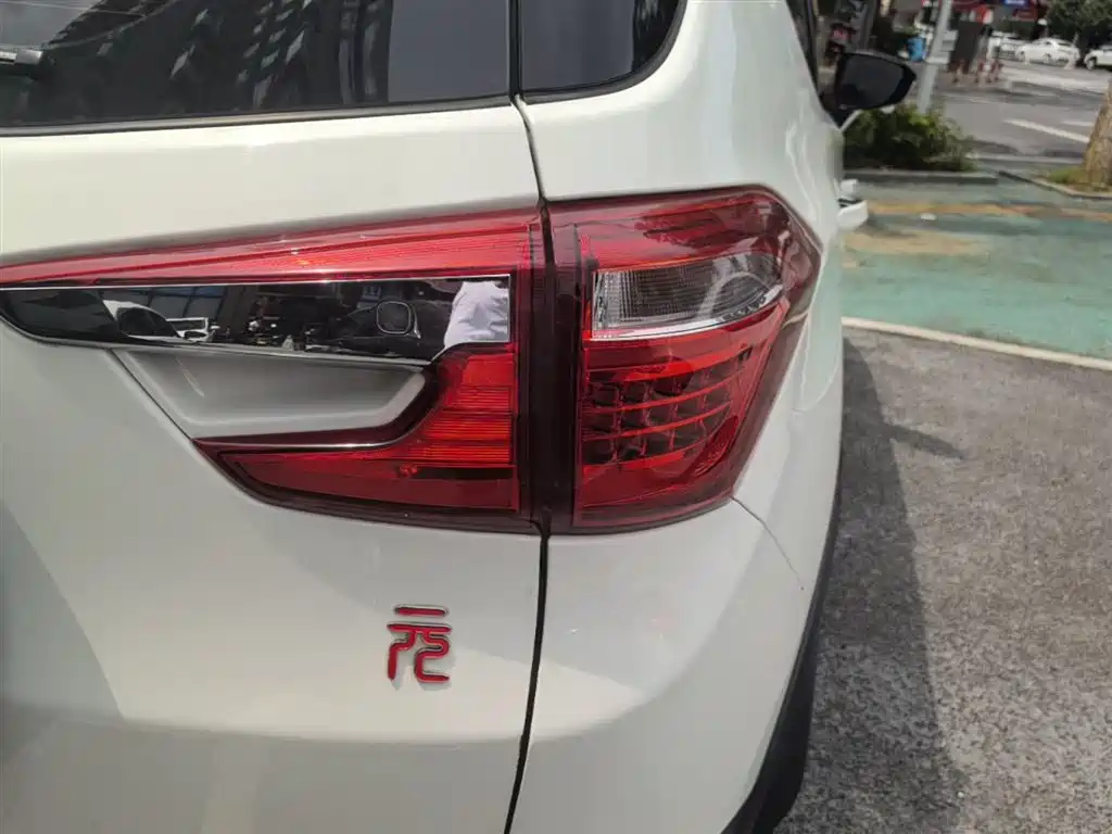 BYD Yuan 2016 1.5TID Automatic Luxury фото 8