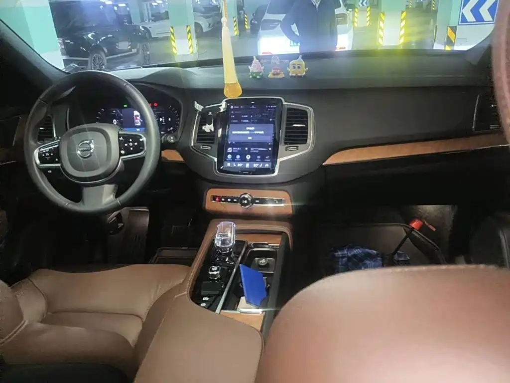 Volvo XC90 2024 2023 B5 Smart Luxury Edition 7-Seater