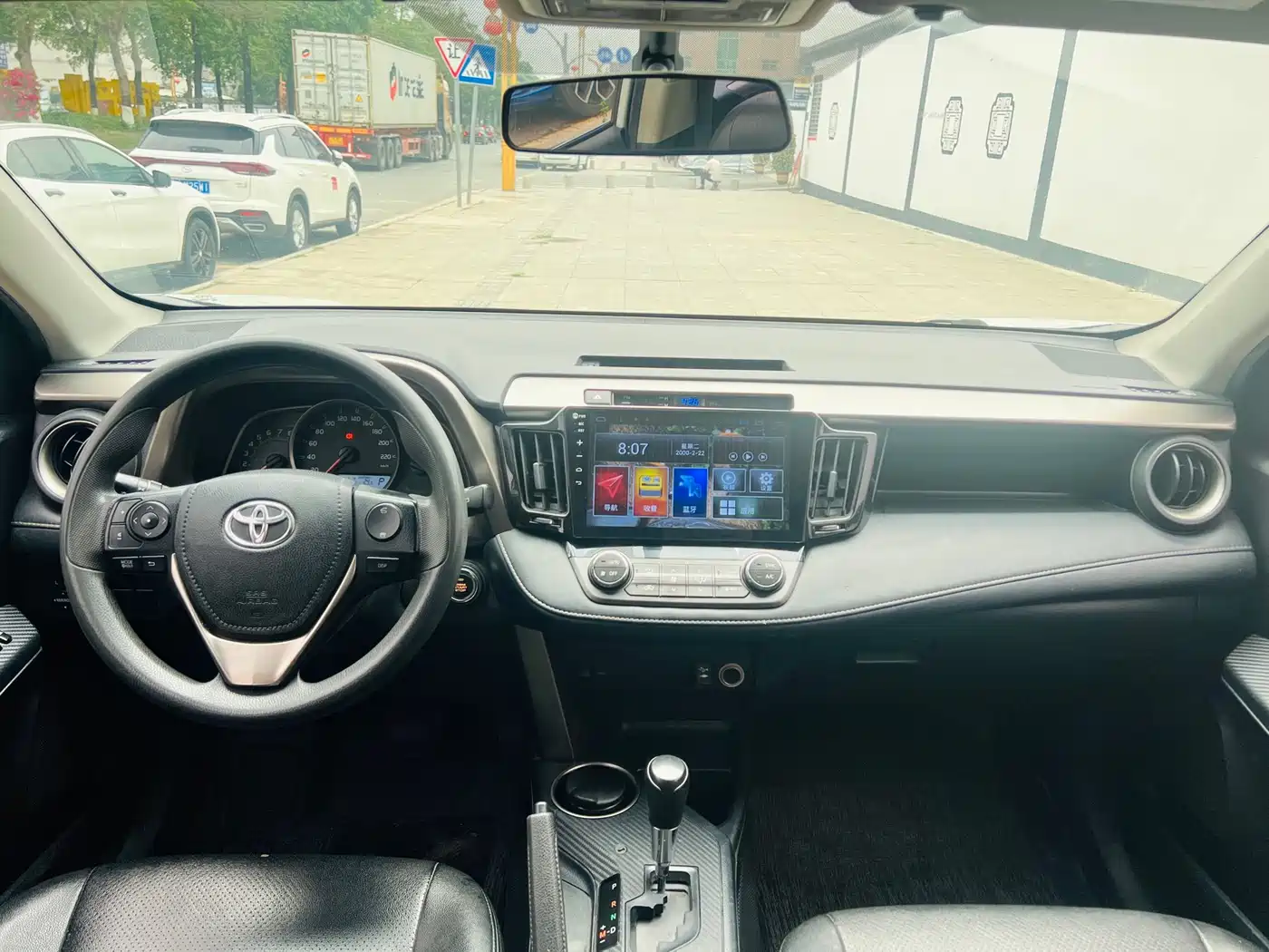 Toyota RAV4 Rongfang 2015 2.0L CVT 2WD Trend Edition фото 13