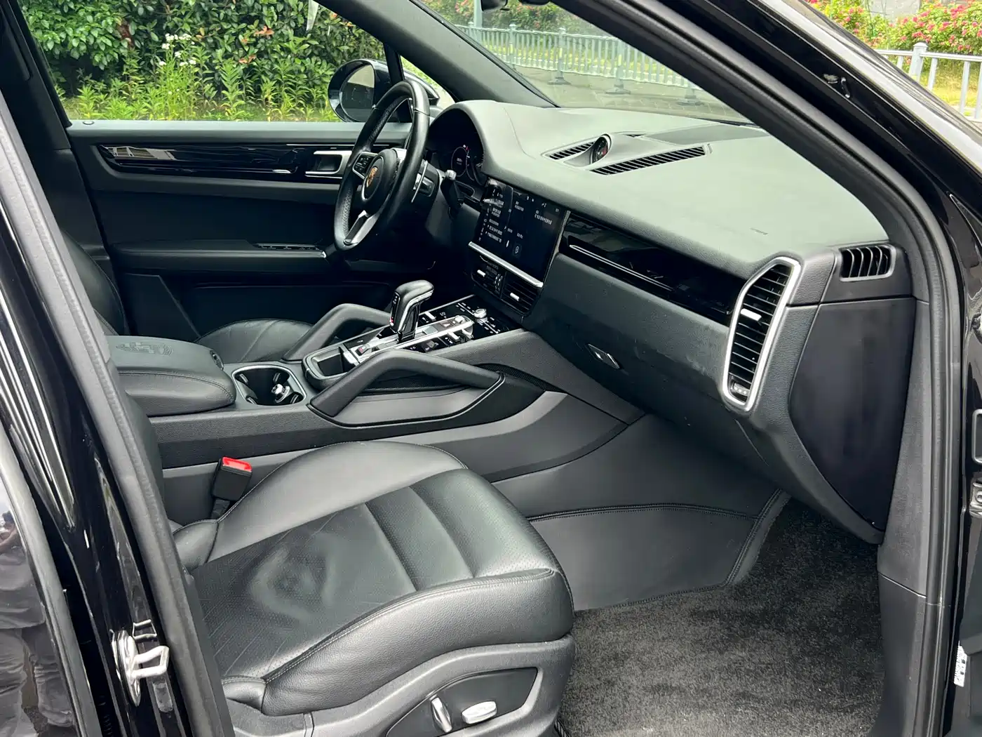 Porsche Cayenne 2022 Cayenne 3.0T Platinum Edition фото 9