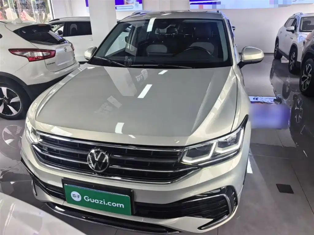 Volkswagen Tiguan L 2022 330TSI Auto 2WD R-Line Premium Edition фото 3