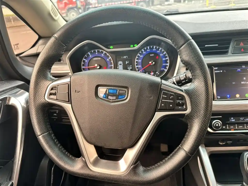 Фото 3 - Geely Vision X3